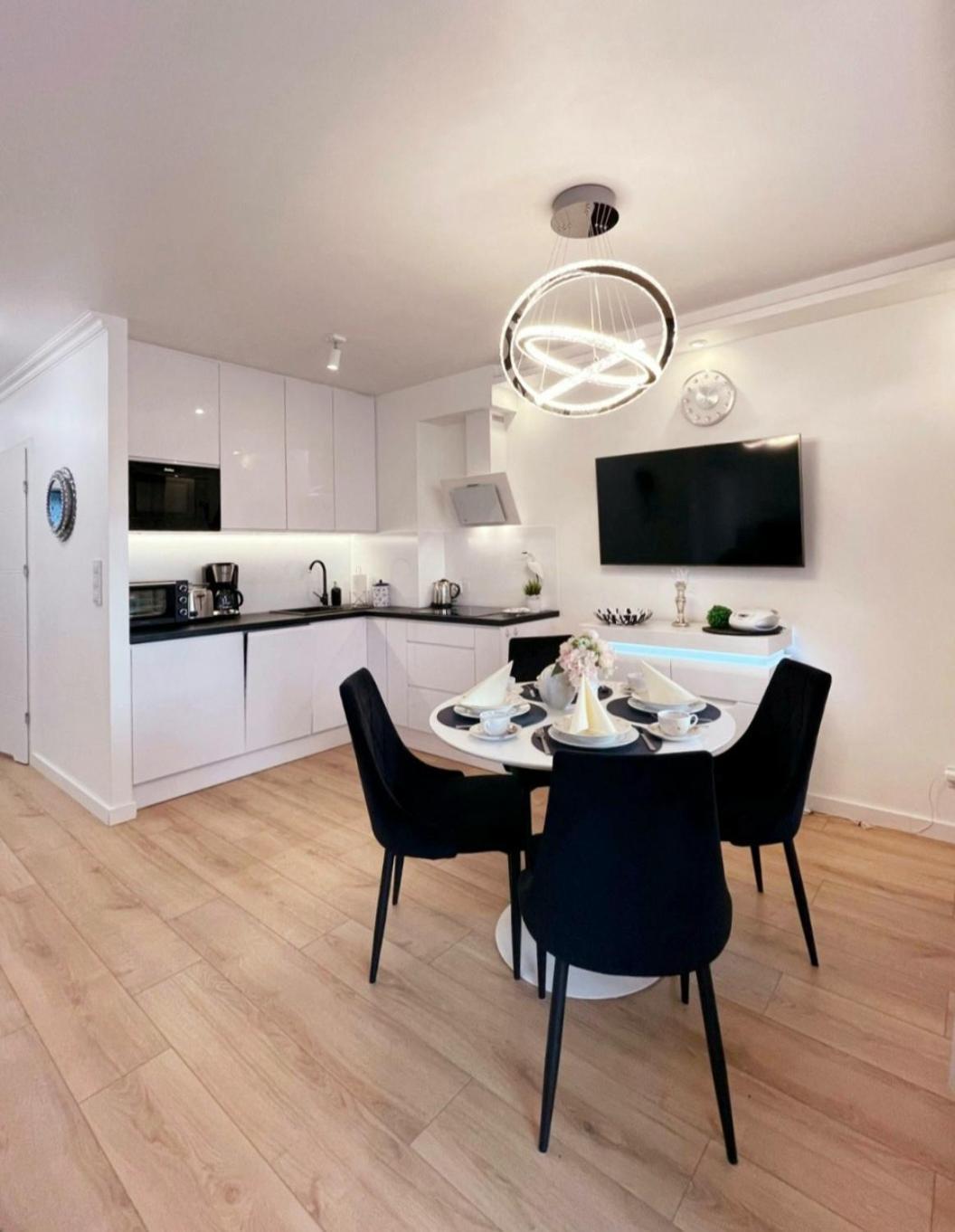 Apartamenty Bryza - Kwartal Rozy Wiatrow - Garaz シフィノウイシチェ エクステリア 写真