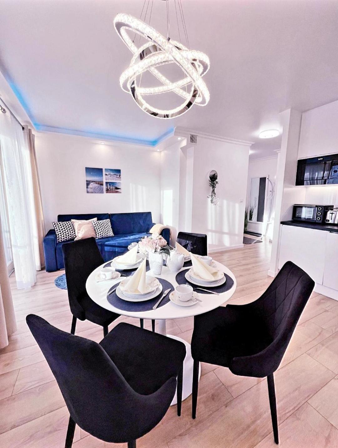 Apartamenty Bryza - Kwartal Rozy Wiatrow - Garaz シフィノウイシチェ エクステリア 写真