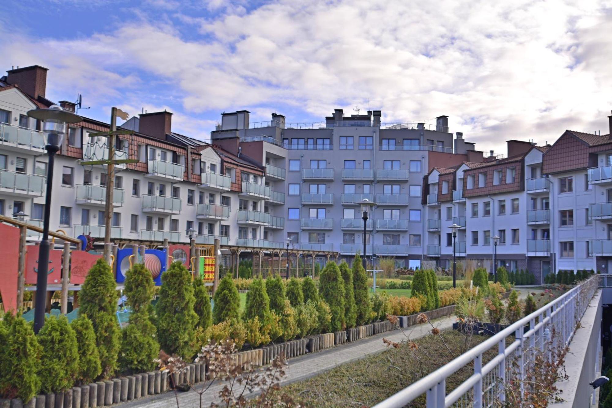 Apartamenty Bryza - Kwartal Rozy Wiatrow - Garaz シフィノウイシチェ エクステリア 写真